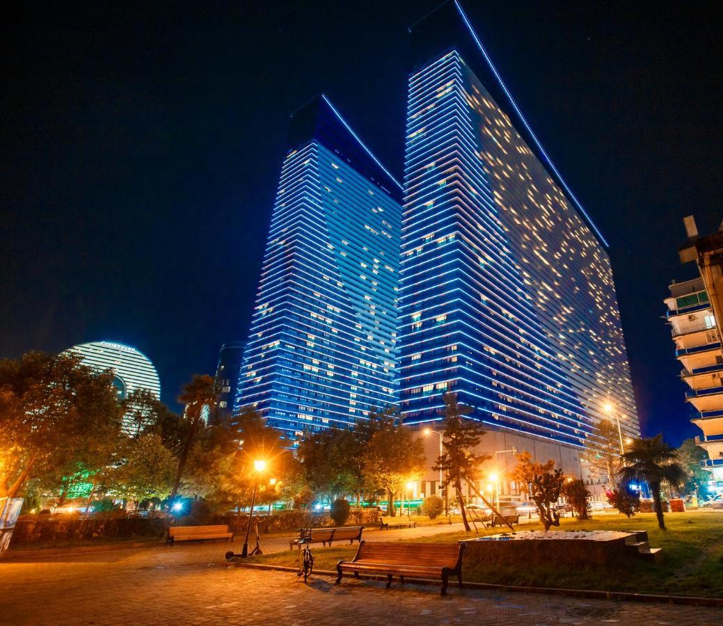 Orbi City Skyscraper With Sea View Batumi Exterior photo